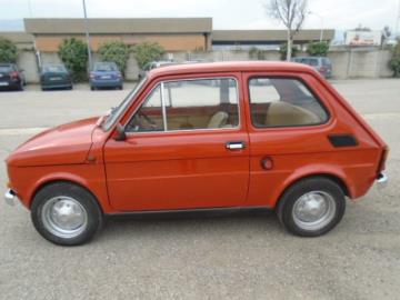 Vettura immatricolata nel 1973. Colore della carrozzeria rosso pastello. Alimentazione benzina. Targata MC119226. Vettura funzionante. Vettura immatricolata nel 1973. Colore della carrozzeria rosso pastello. Alimentazione benzina. Targata MC119226. Vettura funzionante.
