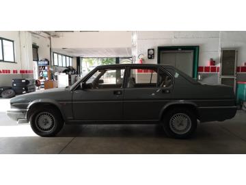 Auto immatricolata nel 01/1985, targata RM32425L. Carrozzeria in ottime condizioni. Interni in alcantara grigio in buone condizioni. Auto immatricolata nel 01/1985, targata RM32425L. Carrozzeria in ottime condizioni. Interni in alcantara grigio in buone condizioni.