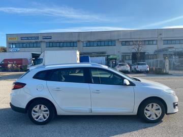veicolo immatricolato nel 09/2015, targata FA406BL.
Carrozzeria di color bianco. Veicolo omologato autocarro.
Al prezzo indicato va aggiunta iva al 22%. veicolo immatricolato nel 09/2015, targata FA406BL.
Carrozzeria di color bianco. Veicolo omologato autocarro.
Al prezzo indicato va aggiunta iva al 22%.