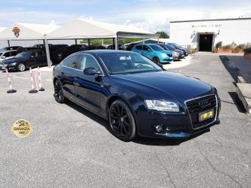 A5 SPORTBACK 2.0 TFSI S TRONIC MULTITRONIC ADVANCED
Immatricolazione 2010, 1984cc, 155Kw 211Cv, 131.000km, Euro5B, 5porte-4posti.
*** Motore nuovo sostituito con Fatture lavori ***
Con: Motore a 4 cilindri in linea, cambio automatico CVT a 6 rapporti sequenziale, immobilizer, computer di bordo, impianto stereo cd mp3 con comandi al volante, vetri e specchietti elettrici, interni in pelle color ghiaccio, climatizzatore automatico, cruise control, navigatore, retrocamera di parcheggio, bracciolo portaoggetti, sensori luci automatiche, Esp disinseribile, fendinebbia, Airbag frontali-laterali-posteriori, Abs, Asr, Esc, Eds (Dispositivo antislittamento in partenza), servosterzo elettromeccanico, cerchi in lega da 18 , ruotino.
Rimangono sempre esclusi i costi :
-del passaggio di proprietà pari ad euro 500,00.
-messa su strada pari ad euro 400,00 che include l'attivazione della garanzia di 12 mesi completa, controlli e/o tagliando completo preconsegna all'occorrenza (olio,filtro olio, filtro aria e tutti i componenti necessari al ripristino ivi compresi kit distribuzione), igienizzazione interni, kit ruota di scorta o kit gonfiaggio, 12 mesi di garanzia estendibili a 24/36mesi in base al veicolo e copre i componenti non soggetti ad usura (dettagli in sede).
Il prezzo del veicolo pubblicizzato è stato calcolato utilizzando tutte le campagne commerciali a disposizione.
*************
I NOSTRI SERVIZI :
-Acquisto diretto con pagamento immediato
-conto vendita
-vendita auto, moto e scooter usati e garantiti
-vendita veicoli d'epoca
-permuta auto con moto e viceversa
-noleggio breve e lungo termine
-finanziamenti personalizzati (rata costante,mini e maxi rate, leasing)
-assistenza post-vendita con società di garanzie e officine partner
-assicurazioni
-consulenze e stime per acquisti tra privati
VISITA il nostro sito internet: automotousateroma.it oppure scarica la nostra App: automotousateroma dall' Apple store o Play store per restare aggiornato sui nostri ultimi arrivi.
VIENI A TROVARCI PER VEDERE DAL VIVO QUESTO VEICOLO :
Auto Moto Usate Roma s.r.l.Via Appia Nuova 23, 00047, Marino (RM) (adiacente Sorelle Ramonda)
*************
HAI UNA PERMUTA?
compila il form sull'App o nel nostro sito automotousateroma.it
oppure inviaci foto e descrizione (modello anno km motore ...)
al nostro numero whatsapp : Cell. 351-4646876 o e-mail : info@automotousateroma.it
*************
La Auto Moto Usate Roma Srl declina ogni responsabilità per eventuali involontarie incongruenze che non rappresentano in alcun modo un impegno contrattuale e invitano i clienti a verificare sempre dal vivo la correttezza dei dati che potrebbero non coincidere con l’effettivo equipaggiamento del veicolo spesso dovuto alla incompatibilità dei dati trasmessi sulle varie piattaforme web.
 A5 SPORTBACK 2.0 TFSI S TRONIC MULTITRONIC ADVANCED
Immatricolazione 2010, 1984cc, 155Kw 211Cv, 131.000km, Euro5B, 5porte-4posti.
*** Motore nuovo sostituito con Fatture lavori ***
Con: Motore a 4 cilindri in linea, cambio automatico CVT a 6 rapporti sequenziale, immobilizer, computer di bordo, impianto stereo cd mp3 con comandi al volante, vetri e specchietti elettrici, interni in pelle color ghiaccio, climatizzatore automatico, cruise control, navigatore, retrocamera di parcheggio, bracciolo portaoggetti, sensori luci automatiche, Esp disinseribile, fendinebbia, Airbag frontali-laterali-posteriori, Abs, Asr, Esc, Eds (Dispositivo antislittamento in partenza), servosterzo elettromeccanico, cerchi in lega da 18 , ruotino.
Rimangono sempre esclusi i costi :
-del passaggio di proprietà pari ad euro 500,00.
-messa su strada pari ad euro 400,00 che include l'attivazione della garanzia di 12 mesi completa, controlli e/o tagliando completo preconsegna all'occorrenza (olio,filtro olio, filtro aria e tutti i componenti necessari al ripristino ivi compresi kit distribuzione), igienizzazione interni, kit ruota di scorta o kit gonfiaggio, 12 mesi di garanzia estendibili a 24/36mesi in base al veicolo e copre i componenti non soggetti ad usura (dettagli in sede).
Il prezzo del veicolo pubblicizzato è stato calcolato utilizzando tutte le campagne commerciali a disposizione.
*************
I NOSTRI SERVIZI :
-Acquisto diretto con pagamento immediato
-conto vendita
-vendita auto, moto e scooter usati e garantiti
-vendita veicoli d'epoca
-permuta auto con moto e viceversa
-noleggio breve e lungo termine
-finanziamenti personalizzati (rata costante,mini e maxi rate, leasing)
-assistenza post-vendita con società di garanzie e officine partner
-assicurazioni
-consulenze e stime per acquisti tra privati
VISITA il nostro sito internet: automotousateroma.it oppure scarica la nostra App: automotousateroma dall' Apple store o Play store per restare aggiornato sui nostri ultimi arrivi.
VIENI A TROVARCI PER VEDERE DAL VIVO QUESTO VEICOLO :
Auto Moto Usate Roma s.r.l.Via Appia Nuova 23, 00047, Marino (RM) (adiacente Sorelle Ramonda)
*************
HAI UNA PERMUTA?
compila il form sull'App o nel nostro sito automotousateroma.it
oppure inviaci foto e descrizione (modello anno km motore ...)
al nostro numero whatsapp : Cell. 351-4646876 o e-mail : info@automotousateroma.it
*************
La Auto Moto Usate Roma Srl declina ogni responsabilità per eventuali involontarie incongruenze che non rappresentano in alcun modo un impegno contrattuale e invitano i clienti a verificare sempre dal vivo la correttezza dei dati che potrebbero non coincidere con l’effettivo equipaggiamento del veicolo spesso dovuto alla incompatibilità dei dati trasmessi sulle varie piattaforme web.
