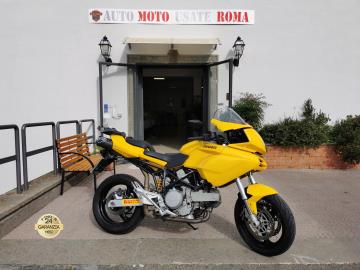 DUCATI MULTISTRADA 620
Immatricolazione 2005, 618cc, 63Cv 45Kw, solo 46.000km, Euro2.
Di serie: Moroe Bicilindrico, cambio manuale a 6 rapporti, strumentazione LCD, computer di bordo, doppio freno a disco anteriore da 320mm e 245mm posteriore, pinze BREMBO, tubi freno in treccia, cerchi in lega da 17â€, bauletto posteriore non presente in foto.
Accessoriato con: Usb, portatelefono, terminali Termignoni.
Rimangono sempre esclusi i costi :
-del passaggio di proprietà pari ad euro 200,00.
-messa su strada pari ad euro 400,00 che include l'attivazione della garanzia di 12 mesi completa, controlli e/o tagliando completo preconsegna all'occorrenza (olio,filtro olio, filtro aria e tutti i componenti necessari al ripristino), 12 mesi di garanzia estendibili a 24/36mesi in base al veicolo e copre i componenti non soggetti ad usura (dettagli in sede).
Il prezzo del veicolo pubblicizzato è stato calcolato utilizzando tutte le campagne commerciali a disposizione.
*************
I NOSTRI SERVIZI :
-Acquisto diretto con pagamento immediato
-conto vendita
-vendita auto, moto e scooter usati e garantiti
-vendita veicoli d'epoca
-permuta auto con moto e viceversa
-noleggio breve e lungo termine
-finanziamenti personalizzati (rata costante,mini e maxi rate, leasing)
-assistenza post-vendita con società di garanzie e officine partner
-assicurazioni
-consulenze e stime per acquisti tra privati
VISITA il nostro sito internet: automotousateroma.it oppure scarica la nostra App: automotousateroma dall' Apple store o Play store per restare aggiornato sui nostri ultimi arrivi.
VIENI A TROVARCI PER VEDERE DAL VIVO QUESTO VEICOLO :
Auto Moto Usate Roma s.r.l.Via Appia Nuova 23, 00047, Marino (RM) (adiacente Sorelle Ramonda)
*************
HAI UNA PERMUTA?
compila il form sull'App o nel nostro sito automotousateroma.it
oppure inviaci foto e descrizione (modello anno km motore ...)
al nostro numero whatsapp : Cell. 351-4646876 o Whats. 366-6562866 Fisso 06-7215841 e-mail : info@automotousateroma.it
*************
La Auto Moto Usate Roma Srl declina ogni responsabilità per eventuali involontarie incongruenze che non rappresentano in alcun modo un impegno contrattuale e invitano i clienti a verificare sempre dal vivo la correttezza dei dati che potrebbero non coincidere con l’effettivo equipaggiamento del veicolo spesso dovuto alla incompatibilità dei dati trasmessi sulle varie piattaforme web.
DUCATI MULTISTRADA 620
Immatricolazione 2005, 618cc, 63Cv 45Kw, solo 46.000km, Euro2.
Di serie: Moroe Bicilindrico, cambio manuale a 6 rapporti, strumentazione LCD, computer di bordo, doppio freno a disco anteriore da 320mm e 245mm posteriore, pinze BREMBO, tubi freno in treccia, cerchi in lega da 17â€, bauletto posteriore non presente in foto.
Accessoriato con: Usb, portatelefono, terminali Termignoni.
Rimangono sempre esclusi i costi :
-del passaggio di proprietà pari ad euro 200,00.
-messa su strada pari ad euro 400,00 che include l'attivazione della garanzia di 12 mesi completa, controlli e/o tagliando completo preconsegna all'occorrenza (olio,filtro olio, filtro aria e tutti i componenti necessari al ripristino), 12 mesi di garanzia estendibili a 24/36mesi in base al veicolo e copre i componenti non soggetti ad usura (dettagli in sede).
Il prezzo del veicolo pubblicizzato è stato calcolato utilizzando tutte le campagne commerciali a disposizione.
*************
I NOSTRI SERVIZI :
-Acquisto diretto con pagamento immediato
-conto vendita
-vendita auto, moto e scooter usati e garantiti
-vendita veicoli d'epoca
-permuta auto con moto e viceversa
-noleggio breve e lungo termine
-finanziamenti personalizzati (rata costante,mini e maxi rate, leasing)
-assistenza post-vendita con società di garanzie e officine partner
-assicurazioni
-consulenze e stime per acquisti tra privati
VISITA il nostro sito internet: automotousateroma.it oppure scarica la nostra App: automotousateroma dall' Apple store o Play store per restare aggiornato sui nostri ultimi arrivi.
VIENI A TROVARCI PER VEDERE DAL VIVO QUESTO VEICOLO :
Auto Moto Usate Roma s.r.l.Via Appia Nuova 23, 00047, Marino (RM) (adiacente Sorelle Ramonda)
*************
HAI UNA PERMUTA?
compila il form sull'App o nel nostro sito automotousateroma.it
oppure inviaci foto e descrizione (modello anno km motore ...)
al nostro numero whatsapp : Cell. 351-4646876 o Whats. 366-6562866 Fisso 06-7215841 e-mail : info@automotousateroma.it
*************
La Auto Moto Usate Roma Srl declina ogni responsabilità per eventuali involontarie incongruenze che non rappresentano in alcun modo un impegno contrattuale e invitano i clienti a verificare sempre dal vivo la correttezza dei dati che potrebbero non coincidere con l’effettivo equipaggiamento del veicolo spesso dovuto alla incompatibilità dei dati trasmessi sulle varie piattaforme web.