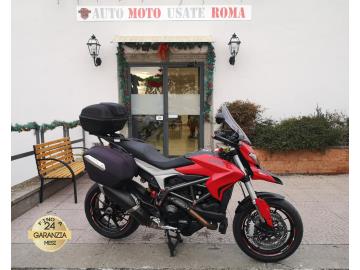 DUCATI HYPERSTRADA 937
Immatricolata 2016, 937cc, 113Cv/81Kw, 54500Km, Euro4.
*** Moto revisionta e tagliandata ***
Rimangono sempre esclusi i costi :
-del passaggio di proprietà pari ad euro 200,00.
-messa su strada pari ad euro 300,00 che include l'attivazione della garanzia di 12 mesi completa, all' occorrenza controlli e/o tagliando completo preconsegna (olio,filtro olio, filtro aria e tutti i componenti necessari al ripristino), 12 mesi di garanzia estendibili a 24/36mesi in base al veicolo e copre i componenti non soggetti ad usura (dettagli in sede).
Di serie: Motore Bicilindrico a V Testastretta II, cambio manuale a 6 rapporti, Abs, Tc, raffreddamento a Liquido, 3 mappature motore Sport/Touring/Urban, Forcella Kayaba a steli rovesciati da 43 mm, Progressiva con monoammortizzatore Sachs. Regolazione del freno in estensione e del precarico molla con torchio idraulico remoto. Forcellone monobraccio in alluminio, impianto frenante Brembo, doppio freno a disco anteriore da 320mm e da 245mm al posteriore, cerchi da 17â€.
Accessoriato con: Tris valigie Originali, leve regolabili, parafango posteriore, parti in Ergal, paramani.
I NOSTRI SERVIZI :
-Acquisto diretto con pagamento immediato
-conto vendita
-vendita auto, moto e scooter usati e garantiti
-vendita veicoli d'epoca
-permuta auto con moto e viceversa
-noleggio breve e lungo termine
-finanziamenti personalizzati (rata costante,mini e maxi rate, leasing)
-assistenza post-vendita con società di garanzie e officine partner
-assicurazioni
-consulenze e stime per acquisti tra privati
VISITA il nostro sito internet: automotousateroma.it oppure scarica la nostra App: automotousateroma dall' Apple store o Play store per restare aggiornato sui nostri ultimi arrivi.
VIENI A TROVARCI PER VEDERE DAL VIVO QUESTO VEICOLO :
Auto Moto Usate Roma s.r.l.Via Appia Nuova 23, 00047, Marino (RM) (adiacente Sorelle Ramonda)
*************
HAI UNA PERMUTA?
compila il form sull'App o nel nostro sito automotousateroma.it
oppure inviaci foto e descrizione (modello anno km motore ...)
al nostro numero whatsapp : Cell. 366-6562866 o 351-4646876 Fisso 06-7215841 e-mail : info@automotousateroma.it
*************
La Auto Moto Usate Roma Srl declina ogni responsabilità per eventuali involontarie incongruenze che non rappresentano in alcun modo un impegno contrattuale e invitano i clienti a verificare sempre dal vivo la correttezza dei dati che potrebbero non coincidere con l’effettivo equipaggiamento del veicolo spesso dovuto alla incompatibilità dei dati trasmessi sulle varie piattaforme web. DUCATI HYPERSTRADA 937
Immatricolata 2016, 937cc, 113Cv/81Kw, 54500Km, Euro4.
*** Moto revisionta e tagliandata ***
Rimangono sempre esclusi i costi :
-del passaggio di proprietà pari ad euro 200,00.
-messa su strada pari ad euro 300,00 che include l'attivazione della garanzia di 12 mesi completa, all' occorrenza controlli e/o tagliando completo preconsegna (olio,filtro olio, filtro aria e tutti i componenti necessari al ripristino), 12 mesi di garanzia estendibili a 24/36mesi in base al veicolo e copre i componenti non soggetti ad usura (dettagli in sede).
Di serie: Motore Bicilindrico a V Testastretta II, cambio manuale a 6 rapporti, Abs, Tc, raffreddamento a Liquido, 3 mappature motore Sport/Touring/Urban, Forcella Kayaba a steli rovesciati da 43 mm, Progressiva con monoammortizzatore Sachs. Regolazione del freno in estensione e del precarico molla con torchio idraulico remoto. Forcellone monobraccio in alluminio, impianto frenante Brembo, doppio freno a disco anteriore da 320mm e da 245mm al posteriore, cerchi da 17â€.
Accessoriato con: Tris valigie Originali, leve regolabili, parafango posteriore, parti in Ergal, paramani.
I NOSTRI SERVIZI :
-Acquisto diretto con pagamento immediato
-conto vendita
-vendita auto, moto e scooter usati e garantiti
-vendita veicoli d'epoca
-permuta auto con moto e viceversa
-noleggio breve e lungo termine
-finanziamenti personalizzati (rata costante,mini e maxi rate, leasing)
-assistenza post-vendita con società di garanzie e officine partner
-assicurazioni
-consulenze e stime per acquisti tra privati
VISITA il nostro sito internet: automotousateroma.it oppure scarica la nostra App: automotousateroma dall' Apple store o Play store per restare aggiornato sui nostri ultimi arrivi.
VIENI A TROVARCI PER VEDERE DAL VIVO QUESTO VEICOLO :
Auto Moto Usate Roma s.r.l.Via Appia Nuova 23, 00047, Marino (RM) (adiacente Sorelle Ramonda)
*************
HAI UNA PERMUTA?
compila il form sull'App o nel nostro sito automotousateroma.it
oppure inviaci foto e descrizione (modello anno km motore ...)
al nostro numero whatsapp : Cell. 366-6562866 o 351-4646876 Fisso 06-7215841 e-mail : info@automotousateroma.it
*************
La Auto Moto Usate Roma Srl declina ogni responsabilità per eventuali involontarie incongruenze che non rappresentano in alcun modo un impegno contrattuale e invitano i clienti a verificare sempre dal vivo la correttezza dei dati che potrebbero non coincidere con l’effettivo equipaggiamento del veicolo spesso dovuto alla incompatibilità dei dati trasmessi sulle varie piattaforme web.