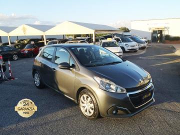 PEUGEOT 208 HDI ALLURE
Immatricolata 2015, 1560cc, 75Cv 55Kw, 76.000 Km, 5porte 5posti, Euro6B.
*** Veicolo idoneo per Neopatentati ***
Con: Motore a 4 cilindri, cambio manuale a 5 rapporti, Abs, Airbag, Esp, vetri e specchietti elettrici, Computer di bordo, Volante reg. in altezza e profondità , Climatizzatore, fendinebbia, Servosterzo elettrico, Isofix, cerchi da 15†+ ruota di scorta.
Il prezzo proposto di euro 6.400,00 è legato alla promozione web che prevede un acquisto tramite finanziamento di intero importo. Info in sede.
Il prezzo senza promo è di euro 7.500,00
Rimangono sempre esclusi i costi :
-del passaggio di proprietà pari ad euro 450,00
-messa su strada pari ad euro 400,00 che include l'attivazione della garanzia di 12 mesi completa, controlli e o tagliando completo preconsegna all'occorrenza (olio,filtro olio, filtro aria e tutti i componenti necessari al ripristino ivi compresi kit distribuzione), igienizzazione interni, kit ruota di scorta o kit gonfiaggio, 12 mesi di garanzia estendibili a 24 36mesi in base al veicolo e copre i componenti non soggetti ad usura (dettagli in sede).
I NOSTRI SERVIZI :
-Acquisto diretto con pagamento immediato
-conto vendita
-vendita auto, moto e scooter usati e garantiti
-vendita veicoli d'epoca
-permuta auto con moto e viceversa
-noleggio breve e lungo termine
-finanziamenti personalizzati (rata costante,mini e maxi rate, leasing)
-assistenza post-vendita con società di garanzie e officine partner
-assicurazioni
-consulenze e stime per acquisti tra privati
VISITA il nostro sito internet: automotousateroma.it oppure scarica la nostra App: automotousateroma dall' Apple store o Play store per restare aggiornato sui nostri ultimi arrivi.
VIENI A TROVARCI PER VEDERE DAL VIVO QUESTO VEICOLO :
Auto Moto Usate Roma s.r.l.Via Appia Nuova 23, 00047, Marino (RM) (adiacente Sorelle Ramonda)
*************
HAI UNA PERMUTA?
compila il form sull'App o nel nostro sito automotousateroma.it
oppure inviaci foto e descrizione (modello anno km motore ...)
al nostro numero whatsapp : Cell. 366-6562866 o 351-4646876 Fisso 06-7215841 e-mail : info@automotousateroma.it
*************
La Auto Moto Usate Roma Srl declina ogni responsabilità per eventuali involontarie incongruenze che non rappresentano in alcun modo un impegno contrattuale e invitano i clienti a verificare sempre dal vivo la correttezza dei dati che potrebbero non coincidere con l’effettivo equipaggiamento del veicolo spesso dovuto alla incompatibilità dei dati trasmessi sulle varie piattaforme web.
PEUGEOT 208 HDI ALLURE
Immatricolata 2015, 1560cc, 75Cv 55Kw, 76.000 Km, 5porte 5posti, Euro6B.
*** Veicolo idoneo per Neopatentati ***
Con: Motore a 4 cilindri, cambio manuale a 5 rapporti, Abs, Airbag, Esp, vetri e specchietti elettrici, Computer di bordo, Volante reg. in altezza e profondità , Climatizzatore, fendinebbia, Servosterzo elettrico, Isofix, cerchi da 15†+ ruota di scorta.
Il prezzo proposto di euro 6.400,00 è legato alla promozione web che prevede un acquisto tramite finanziamento di intero importo. Info in sede.
Il prezzo senza promo è di euro 7.500,00
Rimangono sempre esclusi i costi :
-del passaggio di proprietà pari ad euro 450,00
-messa su strada pari ad euro 400,00 che include l'attivazione della garanzia di 12 mesi completa, controlli e o tagliando completo preconsegna all'occorrenza (olio,filtro olio, filtro aria e tutti i componenti necessari al ripristino ivi compresi kit distribuzione), igienizzazione interni, kit ruota di scorta o kit gonfiaggio, 12 mesi di garanzia estendibili a 24 36mesi in base al veicolo e copre i componenti non soggetti ad usura (dettagli in sede).
I NOSTRI SERVIZI :
-Acquisto diretto con pagamento immediato
-conto vendita
-vendita auto, moto e scooter usati e garantiti
-vendita veicoli d'epoca
-permuta auto con moto e viceversa
-noleggio breve e lungo termine
-finanziamenti personalizzati (rata costante,mini e maxi rate, leasing)
-assistenza post-vendita con società di garanzie e officine partner
-assicurazioni
-consulenze e stime per acquisti tra privati
VISITA il nostro sito internet: automotousateroma.it oppure scarica la nostra App: automotousateroma dall' Apple store o Play store per restare aggiornato sui nostri ultimi arrivi.
VIENI A TROVARCI PER VEDERE DAL VIVO QUESTO VEICOLO :
Auto Moto Usate Roma s.r.l.Via Appia Nuova 23, 00047, Marino (RM) (adiacente Sorelle Ramonda)
*************
HAI UNA PERMUTA?
compila il form sull'App o nel nostro sito automotousateroma.it
oppure inviaci foto e descrizione (modello anno km motore ...)
al nostro numero whatsapp : Cell. 366-6562866 o 351-4646876 Fisso 06-7215841 e-mail : info@automotousateroma.it
*************
La Auto Moto Usate Roma Srl declina ogni responsabilità per eventuali involontarie incongruenze che non rappresentano in alcun modo un impegno contrattuale e invitano i clienti a verificare sempre dal vivo la correttezza dei dati che potrebbero non coincidere con l’effettivo equipaggiamento del veicolo spesso dovuto alla incompatibilità dei dati trasmessi sulle varie piattaforme web.