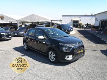 CITROEN C3 1.2 PURE TECH SHINE
Immatricolato 2022, 1199cc, 83Cv/61Kw, 58.000Km, 5porte/5posti, Euro6D.
*** Auto idonea per NEOPATENTATI ***
** Auto UNICOPROPRIETARIO **
Il prezzo proposto di euro 9.600,00 è legato alla promozione web che prevede un acquisto tramite finanziamento, Info in sede.
Il prezzo a Listino senza promo e senza vincoli è di euro 10.600,00.
Rimangono sempre esclusi i costi :
-del passaggio di proprietà pari ad euro 450,00
-messa su strada pari ad euro 400,00 che include l'attivazione della garanzia di 12 mesi completa, all'occorrenza controlli e/o tagliando completo preconsegna (olio,filtro olio, filtro aria e tutti i componenti necessari al ripristino ivi compresi kit distribuzione), kit ruota di scorta o kit gonfiaggio, 12 mesi di garanzia estendibili a 24/36mesi in base al veicolo e copre i componenti non soggetti ad usura (dettagli in sede).
Con: Motore a 3 cilindri, cambio manuale a 5 rapporti, Abs, Esp, Airbag, vetri e specchietti elettrici, volante in pelle regolabile e con comandi, S&S, Computer di bordo, Climatizzatore, Fendinebbia, Cruise control e limitatore di velocità con comandi al volante, Luci diurne a LED, Chiusura centralizzata con telecomando, Hill Assist, cerchi da 16â€.
I NOSTRI SERVIZI :
-Acquisto diretto con pagamento immediato
-conto vendita
-vendita auto, moto e scooter usati e garantiti
-vendita veicoli d'epoca
-permuta auto con moto e viceversa
-noleggio breve e lungo termine
-finanziamenti personalizzati (rata costante,mini e maxi rate, leasing)
-assistenza post-vendita con società di garanzie e officine partner
-assicurazioni
-consulenze e stime per acquisti tra privati
VISITA il nostro sito internet: automotousateroma.it oppure scarica la nostra App: automotousateroma dall' Apple store o Play store per restare aggiornato sui nostri ultimi arrivi.
VIENI A TROVARCI PER VEDERE DAL VIVO QUESTO VEICOLO :
Auto Moto Usate Roma s.r.l.Via Appia Nuova 23, 00047, Marino (RM) (adiacente Sorelle Ramonda)
*************
HAI UNA PERMUTA?
compila il form sull'App o nel nostro sito automotousateroma.it
oppure inviaci foto e descrizione (modello anno km motore ...)
al nostro numero whatsapp : Cell. 366-6562866 o 351-4646876 Fisso 06-7215841 e-mail : info@automotousateroma.it
*************
La Auto Moto Usate Roma Srl declina ogni responsabilità per eventuali involontarie incongruenze che non rappresentano in alcun modo un impegno contrattuale e invitano i clienti a verificare sempre dal vivo la correttezza dei dati che potrebbero non coincidere con l’effettivo equipaggiamento del veicolo spesso dovuto alla incompatibilità dei dati trasmessi sulle varie piattaforme web. CITROEN C3 1.2 PURE TECH SHINE
Immatricolato 2022, 1199cc, 83Cv/61Kw, 58.000Km, 5porte/5posti, Euro6D.
*** Auto idonea per NEOPATENTATI ***
** Auto UNICOPROPRIETARIO **
Il prezzo proposto di euro 9.600,00 è legato alla promozione web che prevede un acquisto tramite finanziamento, Info in sede.
Il prezzo a Listino senza promo e senza vincoli è di euro 10.600,00.
Rimangono sempre esclusi i costi :
-del passaggio di proprietà pari ad euro 450,00
-messa su strada pari ad euro 400,00 che include l'attivazione della garanzia di 12 mesi completa, all'occorrenza controlli e/o tagliando completo preconsegna (olio,filtro olio, filtro aria e tutti i componenti necessari al ripristino ivi compresi kit distribuzione), kit ruota di scorta o kit gonfiaggio, 12 mesi di garanzia estendibili a 24/36mesi in base al veicolo e copre i componenti non soggetti ad usura (dettagli in sede).
Con: Motore a 3 cilindri, cambio manuale a 5 rapporti, Abs, Esp, Airbag, vetri e specchietti elettrici, volante in pelle regolabile e con comandi, S&S, Computer di bordo, Climatizzatore, Fendinebbia, Cruise control e limitatore di velocità con comandi al volante, Luci diurne a LED, Chiusura centralizzata con telecomando, Hill Assist, cerchi da 16â€.
I NOSTRI SERVIZI :
-Acquisto diretto con pagamento immediato
-conto vendita
-vendita auto, moto e scooter usati e garantiti
-vendita veicoli d'epoca
-permuta auto con moto e viceversa
-noleggio breve e lungo termine
-finanziamenti personalizzati (rata costante,mini e maxi rate, leasing)
-assistenza post-vendita con società di garanzie e officine partner
-assicurazioni
-consulenze e stime per acquisti tra privati
VISITA il nostro sito internet: automotousateroma.it oppure scarica la nostra App: automotousateroma dall' Apple store o Play store per restare aggiornato sui nostri ultimi arrivi.
VIENI A TROVARCI PER VEDERE DAL VIVO QUESTO VEICOLO :
Auto Moto Usate Roma s.r.l.Via Appia Nuova 23, 00047, Marino (RM) (adiacente Sorelle Ramonda)
*************
HAI UNA PERMUTA?
compila il form sull'App o nel nostro sito automotousateroma.it
oppure inviaci foto e descrizione (modello anno km motore ...)
al nostro numero whatsapp : Cell. 366-6562866 o 351-4646876 Fisso 06-7215841 e-mail : info@automotousateroma.it
*************
La Auto Moto Usate Roma Srl declina ogni responsabilità per eventuali involontarie incongruenze che non rappresentano in alcun modo un impegno contrattuale e invitano i clienti a verificare sempre dal vivo la correttezza dei dati che potrebbero non coincidere con l’effettivo equipaggiamento del veicolo spesso dovuto alla incompatibilità dei dati trasmessi sulle varie piattaforme web.