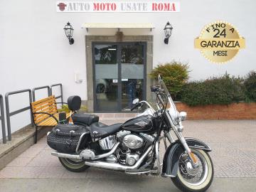 HARLEY DAVIDSON FLSTC SOFTAIL HERITAGE 1584
Immatricolato 2009, 1584cc, 71Cv/52Kw, 7.000Km, Euro3
*** Moto UNICOPROPRIETARIO ***
Il prezzo proposto di euro 13.900,00 è legato alla promozione web che prevede un acquisto tramite finanziamento, Info in sede.
Il prezzo a Listino senza promo e senza vincoli è di euro 14.900,00.
Rimangono sempre esclusi i costi :
-del passaggio di proprietà pari ad euro 200,00
-messa su strada pari ad euro 400,00 che include l'attivazione della garanzia di 12 mesi completa, all' occorrenza controlli e/o tagliando completo preconsegna (olio,filtro olio, filtro aria e tutti i componenti necessari al ripristino), 12 mesi di garanzia estendibili a 24/36mesi in base al veicolo e copre i componenti non soggetti ad usura (dettagli in sede).
Con: Motore Bicilindrico a V, cambio manuale a 6 rapporti, Raffreddamento ad Aria, trasmissione finale a cinghia, dischi freno da 292mm, cerchi da 16â€.
Accessoriato con: Parabrezza, paramotore, fari di profondità , schienalino, borse laterali in pelle, mantenitore di batteria.
I NOSTRI SERVIZI :
-Acquisto diretto con pagamento immediato
-conto vendita
-vendita auto, moto e scooter usati e garantiti
-vendita veicoli d'epoca
-permuta auto con moto e viceversa
-noleggio breve e lungo termine
-finanziamenti personalizzati (rata costante,mini e maxi rate, leasing)
-assistenza post-vendita con società di garanzie e officine partner
-assicurazioni
-consulenze e stime per acquisti tra privati
VISITA il nostro sito internet: automotousateroma.it oppure scarica la nostra App: automotousateroma dall' Apple store o Play store per restare aggiornato sui nostri ultimi arrivi.
VIENI A TROVARCI PER VEDERE DAL VIVO QUESTO VEICOLO :
Auto Moto Usate Roma s.r.l.Via Appia Nuova 23, 00047, Marino (RM) (adiacente Sorelle Ramonda)
*************
HAI UNA PERMUTA?
compila il form sull'App o nel nostro sito automotousateroma.it
oppure inviaci foto e descrizione (modello anno km motore ...)
al nostro numero whatsapp : Cell. 366-6562866 o 351-4646876 Fisso 06-7215841 e-mail : info@automotousateroma.it
*************
La Auto Moto Usate Roma Srl declina ogni responsabilità per eventuali involontarie incongruenze che non rappresentano in alcun modo un impegno contrattuale e invitano i clienti a verificare sempre dal vivo la correttezza dei dati che potrebbero non coincidere con l’effettivo equipaggiamento del veicolo spesso dovuto alla incompatibilità dei dati trasmessi sulle varie piattaforme web. HARLEY DAVIDSON FLSTC SOFTAIL HERITAGE 1584
Immatricolato 2009, 1584cc, 71Cv/52Kw, 7.000Km, Euro3
*** Moto UNICOPROPRIETARIO ***
Il prezzo proposto di euro 13.900,00 è legato alla promozione web che prevede un acquisto tramite finanziamento, Info in sede.
Il prezzo a Listino senza promo e senza vincoli è di euro 14.900,00.
Rimangono sempre esclusi i costi :
-del passaggio di proprietà pari ad euro 200,00
-messa su strada pari ad euro 400,00 che include l'attivazione della garanzia di 12 mesi completa, all' occorrenza controlli e/o tagliando completo preconsegna (olio,filtro olio, filtro aria e tutti i componenti necessari al ripristino), 12 mesi di garanzia estendibili a 24/36mesi in base al veicolo e copre i componenti non soggetti ad usura (dettagli in sede).
Con: Motore Bicilindrico a V, cambio manuale a 6 rapporti, Raffreddamento ad Aria, trasmissione finale a cinghia, dischi freno da 292mm, cerchi da 16â€.
Accessoriato con: Parabrezza, paramotore, fari di profondità , schienalino, borse laterali in pelle, mantenitore di batteria.
I NOSTRI SERVIZI :
-Acquisto diretto con pagamento immediato
-conto vendita
-vendita auto, moto e scooter usati e garantiti
-vendita veicoli d'epoca
-permuta auto con moto e viceversa
-noleggio breve e lungo termine
-finanziamenti personalizzati (rata costante,mini e maxi rate, leasing)
-assistenza post-vendita con società di garanzie e officine partner
-assicurazioni
-consulenze e stime per acquisti tra privati
VISITA il nostro sito internet: automotousateroma.it oppure scarica la nostra App: automotousateroma dall' Apple store o Play store per restare aggiornato sui nostri ultimi arrivi.
VIENI A TROVARCI PER VEDERE DAL VIVO QUESTO VEICOLO :
Auto Moto Usate Roma s.r.l.Via Appia Nuova 23, 00047, Marino (RM) (adiacente Sorelle Ramonda)
*************
HAI UNA PERMUTA?
compila il form sull'App o nel nostro sito automotousateroma.it
oppure inviaci foto e descrizione (modello anno km motore ...)
al nostro numero whatsapp : Cell. 366-6562866 o 351-4646876 Fisso 06-7215841 e-mail : info@automotousateroma.it
*************
La Auto Moto Usate Roma Srl declina ogni responsabilità per eventuali involontarie incongruenze che non rappresentano in alcun modo un impegno contrattuale e invitano i clienti a verificare sempre dal vivo la correttezza dei dati che potrebbero non coincidere con l’effettivo equipaggiamento del veicolo spesso dovuto alla incompatibilità dei dati trasmessi sulle varie piattaforme web.