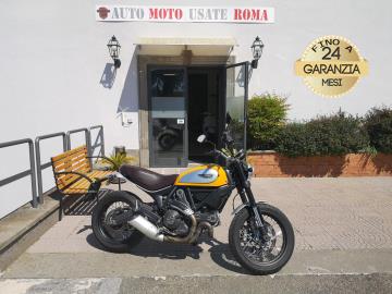 DUCATI SCRAMBLER 800 CLASSIC
Immatricolato 2015, 803cc, 75Cv/54Kw, 31.000Km, Euro3.
Rimangono sempre esclusi i costi :
-del passaggio di proprietà pari ad euro 200,00
-messa su strada pari ad euro 300,00 che include l'attivazione della garanzia di 12 mesi completa, all' occorrenza controlli e/o tagliando completo preconsegna (olio,filtro olio, filtro aria e tutti i componenti necessari al ripristino), 12 mesi di garanzia estendibili a 24/36mesi in base al veicolo e copre i componenti non soggetti ad usura (dettagli in sede).
Con: Motore Bicilindrico a V, cambio manuale 6 rapporti, Abs, Raffreddamento ad aria forzata, distribuzione desmodromica, trasmissione finale a catena, Forcella Kayaba a steli rovesciati da 41 mm, Monoammortizzatore Kayaba regolabile nel precarico molla, freno a disco da 330mm e da 245mm, cerchi a raggi da 18†anteriore e da 17†al posteriore.
Lavori eseguiti: Gomme, Tagliando Desmo, pompa freno posteriore.
I NOSTRI SERVIZI :
-Acquisto diretto con pagamento immediato
-conto vendita
-vendita auto, moto e scooter usati e garantiti
-vendita veicoli d'epoca
-permuta auto con moto e viceversa
-noleggio breve e lungo termine
-finanziamenti personalizzati (rata costante,mini e maxi rate, leasing)
-assistenza post-vendita con società di garanzie e officine partner
-assicurazioni
-consulenze e stime per acquisti tra privati
VISITA il nostro sito internet: automotousateroma.it oppure scarica la nostra App: automotousateroma dall' Apple store o Play store per restare aggiornato sui nostri ultimi arrivi.
VIENI A TROVARCI PER VEDERE DAL VIVO QUESTO VEICOLO :
Auto Moto Usate Roma s.r.l.Via Appia Nuova 23, 00047, Marino (RM) (adiacente Sorelle Ramonda)
*************
HAI UNA PERMUTA?
compila il form sull'App o nel nostro sito automotousateroma.it
oppure inviaci foto e descrizione (modello anno km motore ...)
al nostro numero whatsapp : Cell. 366-6562866 o 351-4646876 Fisso 06-7215841 e-mail : info@automotousateroma.it
*************
La Auto Moto Usate Roma Srl declina ogni responsabilità per eventuali involontarie incongruenze che non rappresentano in alcun modo un impegno contrattuale e invitano i clienti a verificare sempre dal vivo la correttezza dei dati che potrebbero non coincidere con l’effettivo equipaggiamento del veicolo spesso dovuto alla incompatibilità dei dati trasmessi sulle varie piattaforme web. DUCATI SCRAMBLER 800 CLASSIC
Immatricolato 2015, 803cc, 75Cv/54Kw, 31.000Km, Euro3.
Rimangono sempre esclusi i costi :
-del passaggio di proprietà pari ad euro 200,00
-messa su strada pari ad euro 300,00 che include l'attivazione della garanzia di 12 mesi completa, all' occorrenza controlli e/o tagliando completo preconsegna (olio,filtro olio, filtro aria e tutti i componenti necessari al ripristino), 12 mesi di garanzia estendibili a 24/36mesi in base al veicolo e copre i componenti non soggetti ad usura (dettagli in sede).
Con: Motore Bicilindrico a V, cambio manuale 6 rapporti, Abs, Raffreddamento ad aria forzata, distribuzione desmodromica, trasmissione finale a catena, Forcella Kayaba a steli rovesciati da 41 mm, Monoammortizzatore Kayaba regolabile nel precarico molla, freno a disco da 330mm e da 245mm, cerchi a raggi da 18†anteriore e da 17†al posteriore.
Lavori eseguiti: Gomme, Tagliando Desmo, pompa freno posteriore.
I NOSTRI SERVIZI :
-Acquisto diretto con pagamento immediato
-conto vendita
-vendita auto, moto e scooter usati e garantiti
-vendita veicoli d'epoca
-permuta auto con moto e viceversa
-noleggio breve e lungo termine
-finanziamenti personalizzati (rata costante,mini e maxi rate, leasing)
-assistenza post-vendita con società di garanzie e officine partner
-assicurazioni
-consulenze e stime per acquisti tra privati
VISITA il nostro sito internet: automotousateroma.it oppure scarica la nostra App: automotousateroma dall' Apple store o Play store per restare aggiornato sui nostri ultimi arrivi.
VIENI A TROVARCI PER VEDERE DAL VIVO QUESTO VEICOLO :
Auto Moto Usate Roma s.r.l.Via Appia Nuova 23, 00047, Marino (RM) (adiacente Sorelle Ramonda)
*************
HAI UNA PERMUTA?
compila il form sull'App o nel nostro sito automotousateroma.it
oppure inviaci foto e descrizione (modello anno km motore ...)
al nostro numero whatsapp : Cell. 366-6562866 o 351-4646876 Fisso 06-7215841 e-mail : info@automotousateroma.it
*************
La Auto Moto Usate Roma Srl declina ogni responsabilità per eventuali involontarie incongruenze che non rappresentano in alcun modo un impegno contrattuale e invitano i clienti a verificare sempre dal vivo la correttezza dei dati che potrebbero non coincidere con l’effettivo equipaggiamento del veicolo spesso dovuto alla incompatibilità dei dati trasmessi sulle varie piattaforme web.