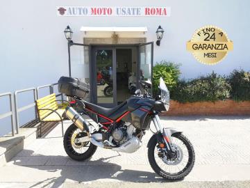 APRILIA TUAREG 660
Immatricolato 2025, 659cc, 80Cv/59Kw, 18.000Km, Euro5.
** Moto in Garanzia Ufficiale fino al 2027 **
*** Moto Unico Proprietario ***
Il prezzo proposto di euro 7.900,00 è legato alla promozione web che prevede un acquisto tramite finanziamento, Info in sede.
Il prezzo a Listino senza promo e senza vincoli è di euro 8.900,00.
Rimangono sempre esclusi i costi :
-del passaggio di proprietà pari ad euro 200,00
-messa su strada pari ad euro 200,00 che include l'attivazione della garanzia di 12 mesi completa, all' occorrenza controlli e o tagliando completo preconsegna (olio,filtro olio, filtro aria e tutti i componenti necessari al ripristino), 12 mesi di garanzia estendibili a 24 36mesi in base al veicolo e copre i componenti non soggetti ad usura (dettagli in sede).
Di serie: Motore Bicilindrico in linea, cambio manuale a 6 rapporti, Abs, computer di bordo, 4 mappature motore Individual/Urban/Explorer/Off Road, faro a Led, raffreddamento a Liquido, Ride by Wire, Forcella a steli rovesciati da 43mm completamente regolabile, Monoammortizzatore completamente regolabile, doppio disco anteriore da 300mm e da 220mm al posteriore, cerchi a raggi da 21†all'anteriore e da 18†al posteriore.
I NOSTRI SERVIZI :
-Acquisto diretto con pagamento immediato
-conto vendita
-vendita auto, moto e scooter usati e garantiti
-vendita veicoli d'epoca
-permuta auto con moto e viceversa
-noleggio breve e lungo termine
-finanziamenti personalizzati (rata costante,mini e maxi rate, leasing)
-assistenza post-vendita con società di garanzie e officine partner
-assicurazioni
-consulenze e stime per acquisti tra privati
VISITA il nostro sito internet: automotousateroma.it oppure scarica la nostra App: automotousateroma dall' Apple store o Play store per restare aggiornato sui nostri ultimi arrivi.
VIENI A TROVARCI PER VEDERE DAL VIVO QUESTO VEICOLO :
Auto Moto Usate Roma s.r.l.Via Appia Nuova 23, 00047, Marino (RM) (adiacente Sorelle Ramonda)
*************
HAI UNA PERMUTA?
compila il form sull'App o nel nostro sito automotousateroma.it
oppure inviaci foto e descrizione (modello anno km motore ...)
al nostro numero whatsapp : Cell. 366-6562866 o 351-4646876 Fisso 06-7215841 e-mail : info@automotousateroma.it
*************
La Auto Moto Usate Roma Srl declina ogni responsabilità per eventuali involontarie incongruenze che non rappresentano in alcun modo un impegno contrattuale e invitano i clienti a verificare sempre dal vivo la correttezza dei dati che potrebbero non coincidere con l’effettivo equipaggiamento del veicolo spesso dovuto alla incompatibilità dei dati trasmessi sulle varie piattaforme web. APRILIA TUAREG 660
Immatricolato 2025, 659cc, 80Cv/59Kw, 18.000Km, Euro5.
** Moto in Garanzia Ufficiale fino al 2027 **
*** Moto Unico Proprietario ***
Il prezzo proposto di euro 7.900,00 è legato alla promozione web che prevede un acquisto tramite finanziamento, Info in sede.
Il prezzo a Listino senza promo e senza vincoli è di euro 8.900,00.
Rimangono sempre esclusi i costi :
-del passaggio di proprietà pari ad euro 200,00
-messa su strada pari ad euro 200,00 che include l'attivazione della garanzia di 12 mesi completa, all' occorrenza controlli e o tagliando completo preconsegna (olio,filtro olio, filtro aria e tutti i componenti necessari al ripristino), 12 mesi di garanzia estendibili a 24 36mesi in base al veicolo e copre i componenti non soggetti ad usura (dettagli in sede).
Di serie: Motore Bicilindrico in linea, cambio manuale a 6 rapporti, Abs, computer di bordo, 4 mappature motore Individual/Urban/Explorer/Off Road, faro a Led, raffreddamento a Liquido, Ride by Wire, Forcella a steli rovesciati da 43mm completamente regolabile, Monoammortizzatore completamente regolabile, doppio disco anteriore da 300mm e da 220mm al posteriore, cerchi a raggi da 21†all'anteriore e da 18†al posteriore.
I NOSTRI SERVIZI :
-Acquisto diretto con pagamento immediato
-conto vendita
-vendita auto, moto e scooter usati e garantiti
-vendita veicoli d'epoca
-permuta auto con moto e viceversa
-noleggio breve e lungo termine
-finanziamenti personalizzati (rata costante,mini e maxi rate, leasing)
-assistenza post-vendita con società di garanzie e officine partner
-assicurazioni
-consulenze e stime per acquisti tra privati
VISITA il nostro sito internet: automotousateroma.it oppure scarica la nostra App: automotousateroma dall' Apple store o Play store per restare aggiornato sui nostri ultimi arrivi.
VIENI A TROVARCI PER VEDERE DAL VIVO QUESTO VEICOLO :
Auto Moto Usate Roma s.r.l.Via Appia Nuova 23, 00047, Marino (RM) (adiacente Sorelle Ramonda)
*************
HAI UNA PERMUTA?
compila il form sull'App o nel nostro sito automotousateroma.it
oppure inviaci foto e descrizione (modello anno km motore ...)
al nostro numero whatsapp : Cell. 366-6562866 o 351-4646876 Fisso 06-7215841 e-mail : info@automotousateroma.it
*************
La Auto Moto Usate Roma Srl declina ogni responsabilità per eventuali involontarie incongruenze che non rappresentano in alcun modo un impegno contrattuale e invitano i clienti a verificare sempre dal vivo la correttezza dei dati che potrebbero non coincidere con l’effettivo equipaggiamento del veicolo spesso dovuto alla incompatibilità dei dati trasmessi sulle varie piattaforme web.