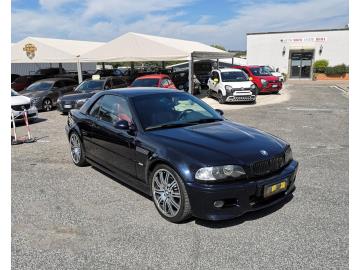 BMW Serie 3 M3 CABRIO
Immatricolato 2002, 3246cc, 343Cv/252Kw, 134.000Km, 3porte/4posti, Euro2.
Rimangono sempre esclusi i costi :
-del passaggio di proprietà pari ad euro 1.350,00
-messa su strada pari ad euro 500,00 che include l'attivazione della garanzia di 12 mesi completa, all'occorrenza controlli e/o tagliando completo preconsegna (olio,filtro olio, filtro aria e tutti i componenti necessari al ripristino ivi compresi kit distribuzione), kit ruota di scorta o kit gonfiaggio, 12 mesi di garanzia estendibili a 24/36mesi in base al veicolo e copre i componenti non soggetti ad usura (dettagli in sede).
Di serie: Motore 6 cilindri in linea, cambio automatico 4 rapporti, trazione posteriore, ABS, Assetto sportivo M, Hard-top + frangivento, vetri e specchietti elettrici, volante sportivo M in pelle con comandi, sedili in pelle rossa, Cruise control, Autoradio con lettore CD, Climatizzatore automatico, fendinebbia, Regolazione elettrica sedili anteriori memoria lato guida, sedili anteriori riscaldabili, Isofix, sensori di parcheggio posteriori, cerchi in lega da 19â€.
I NOSTRI SERVIZI :
-Acquisto diretto con pagamento immediato
-conto vendita
-vendita auto, moto e scooter usati e garantiti
-vendita veicoli d'epoca
-permuta auto con moto e viceversa
-noleggio breve e lungo termine
-finanziamenti personalizzati (rata costante,mini e maxi rate, leasing)
-assistenza post-vendita con società di garanzie e officine partner
-assicurazioni
-consulenze e stime per acquisti tra privati
VISITA il nostro sito internet: automotousateroma.it oppure scarica la nostra App: automotousateroma dall' Apple store o Play store per restare aggiornato sui nostri ultimi arrivi.
VIENI A TROVARCI PER VEDERE DAL VIVO QUESTO VEICOLO :
Auto Moto Usate Roma s.r.l.Via Appia Nuova 23, 00047, Marino (RM) (adiacente Sorelle Ramonda)
*************
HAI UNA PERMUTA?
compila il form sull'App o nel nostro sito automotousateroma.it
oppure inviaci foto e descrizione (modello anno km motore ...)
al nostro numero whatsapp : Cell. 366-6562866 o 351-4646876 Fisso 06-7215841 e-mail : info@automotousateroma.it
*************
La Auto Moto Usate Roma Srl declina ogni responsabilità per eventuali involontarie incongruenze che non rappresentano in alcun modo un impegno contrattuale e invitano i clienti a verificare sempre dal vivo la correttezza dei dati che potrebbero non coincidere con l’effettivo equipaggiamento del veicolo spesso dovuto alla incompatibilità dei dati trasmessi sulle varie piattaforme web. BMW Serie 3 M3 CABRIO
Immatricolato 2002, 3246cc, 343Cv/252Kw, 134.000Km, 3porte/4posti, Euro2.
Rimangono sempre esclusi i costi :
-del passaggio di proprietà pari ad euro 1.350,00
-messa su strada pari ad euro 500,00 che include l'attivazione della garanzia di 12 mesi completa, all'occorrenza controlli e/o tagliando completo preconsegna (olio,filtro olio, filtro aria e tutti i componenti necessari al ripristino ivi compresi kit distribuzione), kit ruota di scorta o kit gonfiaggio, 12 mesi di garanzia estendibili a 24/36mesi in base al veicolo e copre i componenti non soggetti ad usura (dettagli in sede).
Di serie: Motore 6 cilindri in linea, cambio automatico 4 rapporti, trazione posteriore, ABS, Assetto sportivo M, Hard-top + frangivento, vetri e specchietti elettrici, volante sportivo M in pelle con comandi, sedili in pelle rossa, Cruise control, Autoradio con lettore CD, Climatizzatore automatico, fendinebbia, Regolazione elettrica sedili anteriori memoria lato guida, sedili anteriori riscaldabili, Isofix, sensori di parcheggio posteriori, cerchi in lega da 19â€.
I NOSTRI SERVIZI :
-Acquisto diretto con pagamento immediato
-conto vendita
-vendita auto, moto e scooter usati e garantiti
-vendita veicoli d'epoca
-permuta auto con moto e viceversa
-noleggio breve e lungo termine
-finanziamenti personalizzati (rata costante,mini e maxi rate, leasing)
-assistenza post-vendita con società di garanzie e officine partner
-assicurazioni
-consulenze e stime per acquisti tra privati
VISITA il nostro sito internet: automotousateroma.it oppure scarica la nostra App: automotousateroma dall' Apple store o Play store per restare aggiornato sui nostri ultimi arrivi.
VIENI A TROVARCI PER VEDERE DAL VIVO QUESTO VEICOLO :
Auto Moto Usate Roma s.r.l.Via Appia Nuova 23, 00047, Marino (RM) (adiacente Sorelle Ramonda)
*************
HAI UNA PERMUTA?
compila il form sull'App o nel nostro sito automotousateroma.it
oppure inviaci foto e descrizione (modello anno km motore ...)
al nostro numero whatsapp : Cell. 366-6562866 o 351-4646876 Fisso 06-7215841 e-mail : info@automotousateroma.it
*************
La Auto Moto Usate Roma Srl declina ogni responsabilità per eventuali involontarie incongruenze che non rappresentano in alcun modo un impegno contrattuale e invitano i clienti a verificare sempre dal vivo la correttezza dei dati che potrebbero non coincidere con l’effettivo equipaggiamento del veicolo spesso dovuto alla incompatibilità dei dati trasmessi sulle varie piattaforme web.