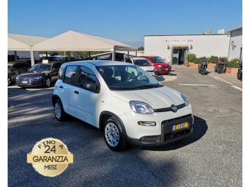 FIAT PANDA 1.0 FIREFLY S&S HYBRID
Immatricolato 2014, 999cc, 69Cv/51Kw, 16.000Km, 5porte/5posti, Euro6D.
*** AUTO IDONEA PER NEOPATENTATI ***
Il prezzo proposto di euro 10.000,00 è legato alla promozione web che prevede un acquisto tramite finanziamento, Info in sede.
Il prezzo a Listino senza promo e senza vincoli è di euro 11.800,00.
Rimangono sempre esclusi i costi :
-del passaggio di proprietà pari ad euro 450,00
-messa su strada pari ad euro 300,00 che include l'attivazione della garanzia di 12 mesi completa, all'occorrenza controlli e/o tagliando completo preconsegna (olio,filtro olio, filtro aria e tutti i componenti necessari al ripristino ivi compresi kit distribuzione), kit ruota di scorta o kit gonfiaggio, 12 mesi di garanzia estendibili a 24/36mesi in base al veicolo e copre i componenti non soggetti ad usura (dettagli in sede).
Di serie con: Motore a 3 cilindri, cambio manuale a 6 rapporti, vetri e
specchielli elettrici, Start Stop, servosterzo city, computer di
bordo, finestrini elettrici, Radio DAB 5 con Usb e Bluetooth,
chiusure centralizzate, climatizzatore, stereo, Airbag, ABS, ESP con
ASR MSR, Isofix, cerchi da 15†ruota di scorta.
I NOSTRI SERVIZI :
-Acquisto diretto con pagamento immediato
-conto vendita
-vendita auto, moto e scooter usati e garantiti
-vendita veicoli d'epoca
-permuta auto con moto e viceversa
-noleggio breve e lungo termine
-finanziamenti personalizzati (rata costante,mini e maxi rate, leasing)
-assistenza post-vendita con società di garanzie e officine partner
-assicurazioni
-consulenze e stime per acquisti tra privati
VISITA il nostro sito internet: automotousateroma.it oppure scarica la nostra App: automotousateroma dall' Apple store o Play store per restare aggiornato sui nostri ultimi arrivi.
VIENI A TROVARCI PER VEDERE DAL VIVO QUESTO VEICOLO :
Auto Moto Usate Roma s.r.l.Via Appia Nuova 23, 00047, Marino (RM) (adiacente Sorelle Ramonda)
*************
HAI UNA PERMUTA?
compila il form sull'App o nel nostro sito automotousateroma.it
oppure inviaci foto e descrizione (modello anno km motore ...)
al nostro numero whatsapp : Cell. 366-6562866 o 351-4646876 Fisso 06-7215841 e-mail : info@automotousateroma.it
*************
La Auto Moto Usate Roma Srl declina ogni responsabilità per eventuali involontarie incongruenze che non rappresentano in alcun modo un impegno contrattuale e invitano i clienti a verificare sempre dal vivo la correttezza dei dati che potrebbero non coincidere con l’effettivo equipaggiamento del veicolo spesso dovuto alla incompatibilità dei dati trasmessi sulle varie piattaforme web. FIAT PANDA 1.0 FIREFLY S&S HYBRID
Immatricolato 2014, 999cc, 69Cv/51Kw, 16.000Km, 5porte/5posti, Euro6D.
*** AUTO IDONEA PER NEOPATENTATI ***
Il prezzo proposto di euro 10.000,00 è legato alla promozione web che prevede un acquisto tramite finanziamento, Info in sede.
Il prezzo a Listino senza promo e senza vincoli è di euro 11.800,00.
Rimangono sempre esclusi i costi :
-del passaggio di proprietà pari ad euro 450,00
-messa su strada pari ad euro 300,00 che include l'attivazione della garanzia di 12 mesi completa, all'occorrenza controlli e/o tagliando completo preconsegna (olio,filtro olio, filtro aria e tutti i componenti necessari al ripristino ivi compresi kit distribuzione), kit ruota di scorta o kit gonfiaggio, 12 mesi di garanzia estendibili a 24/36mesi in base al veicolo e copre i componenti non soggetti ad usura (dettagli in sede).
Di serie con: Motore a 3 cilindri, cambio manuale a 6 rapporti, vetri e
specchielli elettrici, Start Stop, servosterzo city, computer di
bordo, finestrini elettrici, Radio DAB 5 con Usb e Bluetooth,
chiusure centralizzate, climatizzatore, stereo, Airbag, ABS, ESP con
ASR MSR, Isofix, cerchi da 15†ruota di scorta.
I NOSTRI SERVIZI :
-Acquisto diretto con pagamento immediato
-conto vendita
-vendita auto, moto e scooter usati e garantiti
-vendita veicoli d'epoca
-permuta auto con moto e viceversa
-noleggio breve e lungo termine
-finanziamenti personalizzati (rata costante,mini e maxi rate, leasing)
-assistenza post-vendita con società di garanzie e officine partner
-assicurazioni
-consulenze e stime per acquisti tra privati
VISITA il nostro sito internet: automotousateroma.it oppure scarica la nostra App: automotousateroma dall' Apple store o Play store per restare aggiornato sui nostri ultimi arrivi.
VIENI A TROVARCI PER VEDERE DAL VIVO QUESTO VEICOLO :
Auto Moto Usate Roma s.r.l.Via Appia Nuova 23, 00047, Marino (RM) (adiacente Sorelle Ramonda)
*************
HAI UNA PERMUTA?
compila il form sull'App o nel nostro sito automotousateroma.it
oppure inviaci foto e descrizione (modello anno km motore ...)
al nostro numero whatsapp : Cell. 366-6562866 o 351-4646876 Fisso 06-7215841 e-mail : info@automotousateroma.it
*************
La Auto Moto Usate Roma Srl declina ogni responsabilità per eventuali involontarie incongruenze che non rappresentano in alcun modo un impegno contrattuale e invitano i clienti a verificare sempre dal vivo la correttezza dei dati che potrebbero non coincidere con l’effettivo equipaggiamento del veicolo spesso dovuto alla incompatibilità dei dati trasmessi sulle varie piattaforme web.