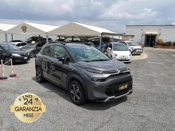 CITROEN C3 AIRCROSS BLUEHDI 120 S&S EAT6 SHINE PACK
Immatricolato 2022, 1499cc, 120Cv/88Kw, 55.000Km, 5porte/5posti, Euro6D.
*** Auto Idonea per Neopatentati ***
** Auto unicoproprietario **
Il prezzo proposto di euro 13.900,00 è legato alla promozione web che prevede un acquisto tramite finanziamento, Info in sede.
Il prezzo a Listino senza promo e senza vincoli è di euro 14.900,00.
Rimangono sempre esclusi i costi :
-del passaggio di proprietà pari ad euro 600,00
-messa su strada pari ad euro 300,00 che include l'attivazione della garanzia di 12 mesi completa, all'occorrenza controlli e/o tagliando completo preconsegna (olio,filtro olio, filtro aria e tutti i componenti necessari al ripristino ivi compresi kit distribuzione), kit ruota di scorta o kit gonfiaggio, 12 mesi di garanzia estendibili a 24/36mesi in base al veicolo e copre i componenti non soggetti ad usura (dettagli in sede).
Di serie con: Motore 4 cilindri, cambio automatico a 6 rapporti, Abs, Airbag, Esp, vetri e specchietti elettrici, fari a Led, Fendinebbia, Radio Schermo Touch Pad 9 CITROEN C3 AIRCROSS BLUEHDI 120 S&S EAT6 SHINE PACK
Immatricolato 2022, 1499cc, 120Cv/88Kw, 55.000Km, 5porte/5posti, Euro6D.
*** Auto Idonea per Neopatentati ***
** Auto unicoproprietario **
Il prezzo proposto di euro 13.900,00 è legato alla promozione web che prevede un acquisto tramite finanziamento, Info in sede.
Il prezzo a Listino senza promo e senza vincoli è di euro 14.900,00.
Rimangono sempre esclusi i costi :
-del passaggio di proprietà pari ad euro 600,00
-messa su strada pari ad euro 300,00 che include l'attivazione della garanzia di 12 mesi completa, all'occorrenza controlli e/o tagliando completo preconsegna (olio,filtro olio, filtro aria e tutti i componenti necessari al ripristino ivi compresi kit distribuzione), kit ruota di scorta o kit gonfiaggio, 12 mesi di garanzia estendibili a 24/36mesi in base al veicolo e copre i componenti non soggetti ad usura (dettagli in sede).
Di serie con: Motore 4 cilindri, cambio automatico a 6 rapporti, Abs, Airbag, Esp, vetri e specchietti elettrici, fari a Led, Fendinebbia, Radio Schermo Touch Pad 9
