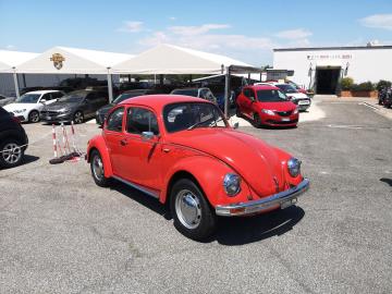 VOLKSWAGEN MAGGIOLINO MESSICO 1.2
Immatricolato 1979, 1192cc, 34Cv/27Kw, 108.000Km, 3porte/5posti.
Rimangono sempre esclusi i costi :
-del passaggio di proprietà pari ad euro 300,00
-messa su strada pari ad euro 300,00 che include controlli e/o tagliando completo preconsegna (olio,filtro olio, filtro aria ), kit gonfiaggio.
Di serie con : Motore a 4 cilindri, trazione posteriore, cambio manuale a 4 rapporti, interni full pelle perfetti, radio Alpine.
I NOSTRI SERVIZI :
-Vendita auto usate e storiche, moto e scooter nuovi e usati garantiti
-Acquisto diretto con pagamento immediato o conto vendita
-Permuta auto con moto e viceversa
-Noleggio breve e lungo termine
-Assicurazioni e Finanziamenti personalizzati
-Assistenza post-vendita
-Accessori e antifurti per moto e auto
VISITA il nostro sito internet: automotousateroma.it oppure scarica la nostra App: automotousateroma dall' Apple store o Play store per restare aggiornato sui nostri ultimi arrivi.
VIENI A TROVARCI PER VEDERE DAL VIVO QUESTO VEICOLO :
Auto Moto Usate Roma s.r.l.Via Appia Nuova 23, 00047, Marino (RM) (adiacente Sorelle Ramonda)
*************
HAI UNA PERMUTA?
compila il form sull'App o nel nostro sito automotousateroma.it
oppure inviaci foto e descrizione (modello anno km motore ...)
al nostro numero whatsapp : Cell. 366-6562866 o 351-4646876 Fisso 06-7215841 e-mail : info@automotousateroma.it
*************
La Auto Moto Usate Roma Srl declina ogni responsabilità per eventuali involontarie incongruenze che non rappresentano in alcun modo un impegno contrattuale e invitano i clienti a verificare sempre dal vivo la correttezza dei dati che potrebbero non coincidere con l’effettivo equipaggiamento del veicolo spesso dovuto alla incompatibilità dei dati trasmessi sulle varie piattaforme web. VOLKSWAGEN MAGGIOLINO MESSICO 1.2
Immatricolato 1979, 1192cc, 34Cv/27Kw, 108.000Km, 3porte/5posti.
Rimangono sempre esclusi i costi :
-del passaggio di proprietà pari ad euro 300,00
-messa su strada pari ad euro 300,00 che include controlli e/o tagliando completo preconsegna (olio,filtro olio, filtro aria ), kit gonfiaggio.
Di serie con : Motore a 4 cilindri, trazione posteriore, cambio manuale a 4 rapporti, interni full pelle perfetti, radio Alpine.
I NOSTRI SERVIZI :
-Vendita auto usate e storiche, moto e scooter nuovi e usati garantiti
-Acquisto diretto con pagamento immediato o conto vendita
-Permuta auto con moto e viceversa
-Noleggio breve e lungo termine
-Assicurazioni e Finanziamenti personalizzati
-Assistenza post-vendita
-Accessori e antifurti per moto e auto
VISITA il nostro sito internet: automotousateroma.it oppure scarica la nostra App: automotousateroma dall' Apple store o Play store per restare aggiornato sui nostri ultimi arrivi.
VIENI A TROVARCI PER VEDERE DAL VIVO QUESTO VEICOLO :
Auto Moto Usate Roma s.r.l.Via Appia Nuova 23, 00047, Marino (RM) (adiacente Sorelle Ramonda)
*************
HAI UNA PERMUTA?
compila il form sull'App o nel nostro sito automotousateroma.it
oppure inviaci foto e descrizione (modello anno km motore ...)
al nostro numero whatsapp : Cell. 366-6562866 o 351-4646876 Fisso 06-7215841 e-mail : info@automotousateroma.it
*************
La Auto Moto Usate Roma Srl declina ogni responsabilità per eventuali involontarie incongruenze che non rappresentano in alcun modo un impegno contrattuale e invitano i clienti a verificare sempre dal vivo la correttezza dei dati che potrebbero non coincidere con l’effettivo equipaggiamento del veicolo spesso dovuto alla incompatibilità dei dati trasmessi sulle varie piattaforme web.
