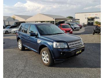LAND ROVER FREELANDER 2 SD4 S
Immatricolato 2011, 2.179cc, 190Cv/140Kw, 282.80Km, 5porte/5posti, Euro5A.
*** Auto Tagliandata, Gommata e Distribuzione fatta ***
Rimangono sempre esclusi i costi :
-del passaggio di proprietà pari ad euro 850,00
- Nella formula Outlet il veicolo viene venduto con la formula Visto e piaciuta, e con la conformità legale del mezzo.
Di serie con : Di serie con: Motore a 4 cilindri, Cambio automatico e sequenziale a 6 rapporti, vetri e specchielli elettrici, Comandi audio al volante, computer di bordo, Trazione Integrale, Climatizzatore aut. con filtro antipolline, Abs, Impianto audio Alpine con radio (Freelander 2), Cerchi in lega da 17 LAND ROVER FREELANDER 2 SD4 S
Immatricolato 2011, 2.179cc, 190Cv/140Kw, 282.80Km, 5porte/5posti, Euro5A.
*** Auto Tagliandata, Gommata e Distribuzione fatta ***
Rimangono sempre esclusi i costi :
-del passaggio di proprietà pari ad euro 850,00
- Nella formula Outlet il veicolo viene venduto con la formula Visto e piaciuta, e con la conformità legale del mezzo.
Di serie con : Di serie con: Motore a 4 cilindri, Cambio automatico e sequenziale a 6 rapporti, vetri e specchielli elettrici, Comandi audio al volante, computer di bordo, Trazione Integrale, Climatizzatore aut. con filtro antipolline, Abs, Impianto audio Alpine con radio (Freelander 2), Cerchi in lega da 17