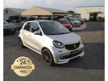 SMART FORFOUR EQ BRABUS
Immatricolato 2019, 82Cv/41Kw, 50.200Km, 5porte/4posti.
*** Auto Unicoproprietario ***
Il prezzo proposto di euro 12.500,00 è legato alla promozione web che prevede un acquisto tramite finanziamento, Info in sede.
Il prezzo a Listino senza promo e senza vincoli è di euro 13.900,00.
Rimangono sempre esclusi i costi :
-del passaggio di proprietà pari ad euro 400,00
-messa su strada pari ad euro 400,00 che include l'attivazione della garanzia di 12 mesi completa, all'occorrenza controlli e/o tagliando completo preconsegna (olio,filtro olio, filtro aria e tutti i componenti necessari al ripristino ivi compresi kit distribuzione), kit ruota di scorta o kit gonfiaggio, 12 mesi di garanzia estendibili a 24/36mesi in base al veicolo e copre i componenti non soggetti ad usura (dettagli in sede).
Di serie con: Cambio automatio, Abs, vetri e specchielli elettrici, Comandi audio al volante, Cruise control, computer di bordo, climatizzatore, radio, fendinebbia, fari a Led, sedili misto pelle e riscaldabili anteriormente, doppio tettino, Isofix, Cerchi in lega Brabus grigi da 17â€.
I NOSTRI SERVIZI :
-Vendita auto usate e storiche, moto e scooter nuovi e usati garantiti
-Acquisto diretto con pagamento immediato o conto vendita
-Permuta auto con moto e viceversa
-Noleggio breve e lungo termine
-Assicurazioni e Finanziamenti personalizzati
-Assistenza post-vendita
-Accessori e antifurti per moto e auto
VISITA il nostro sito internet: automotousateroma.it oppure scarica la nostra App: automotousateroma dall' Apple store o Play store per restare aggiornato sui nostri ultimi arrivi.
VIENI A TROVARCI PER VEDERE DAL VIVO QUESTO VEICOLO :
Auto Moto Usate Roma s.r.l.Via Appia Nuova 23, 00047, Marino (RM) (adiacente Sorelle Ramonda)
*************
HAI UNA PERMUTA?
compila il form sull'App o nel nostro sito automotousateroma.it
oppure inviaci foto e descrizione (modello anno km motore ...)
al nostro numero whatsapp : Cell. 366-6562866 o 351-4646876 Fisso 06-7215841 e-mail : info@automotousateroma.it
*************
La Auto Moto Usate Roma Srl declina ogni responsabilità per eventuali involontarie incongruenze che non rappresentano in alcun modo un impegno contrattuale e invitano i clienti a verificare sempre dal vivo la correttezza dei dati che potrebbero non coincidere con l’effettivo equipaggiamento del veicolo spesso dovuto alla incompatibilità dei dati trasmessi sulle varie piattaforme web. SMART FORFOUR EQ BRABUS
Immatricolato 2019, 82Cv/41Kw, 50.200Km, 5porte/4posti.
*** Auto Unicoproprietario ***
Il prezzo proposto di euro 12.500,00 è legato alla promozione web che prevede un acquisto tramite finanziamento, Info in sede.
Il prezzo a Listino senza promo e senza vincoli è di euro 13.900,00.
Rimangono sempre esclusi i costi :
-del passaggio di proprietà pari ad euro 400,00
-messa su strada pari ad euro 400,00 che include l'attivazione della garanzia di 12 mesi completa, all'occorrenza controlli e/o tagliando completo preconsegna (olio,filtro olio, filtro aria e tutti i componenti necessari al ripristino ivi compresi kit distribuzione), kit ruota di scorta o kit gonfiaggio, 12 mesi di garanzia estendibili a 24/36mesi in base al veicolo e copre i componenti non soggetti ad usura (dettagli in sede).
Di serie con: Cambio automatio, Abs, vetri e specchielli elettrici, Comandi audio al volante, Cruise control, computer di bordo, climatizzatore, radio, fendinebbia, fari a Led, sedili misto pelle e riscaldabili anteriormente, doppio tettino, Isofix, Cerchi in lega Brabus grigi da 17â€.
I NOSTRI SERVIZI :
-Vendita auto usate e storiche, moto e scooter nuovi e usati garantiti
-Acquisto diretto con pagamento immediato o conto vendita
-Permuta auto con moto e viceversa
-Noleggio breve e lungo termine
-Assicurazioni e Finanziamenti personalizzati
-Assistenza post-vendita
-Accessori e antifurti per moto e auto
VISITA il nostro sito internet: automotousateroma.it oppure scarica la nostra App: automotousateroma dall' Apple store o Play store per restare aggiornato sui nostri ultimi arrivi.
VIENI A TROVARCI PER VEDERE DAL VIVO QUESTO VEICOLO :
Auto Moto Usate Roma s.r.l.Via Appia Nuova 23, 00047, Marino (RM) (adiacente Sorelle Ramonda)
*************
HAI UNA PERMUTA?
compila il form sull'App o nel nostro sito automotousateroma.it
oppure inviaci foto e descrizione (modello anno km motore ...)
al nostro numero whatsapp : Cell. 366-6562866 o 351-4646876 Fisso 06-7215841 e-mail : info@automotousateroma.it
*************
La Auto Moto Usate Roma Srl declina ogni responsabilità per eventuali involontarie incongruenze che non rappresentano in alcun modo un impegno contrattuale e invitano i clienti a verificare sempre dal vivo la correttezza dei dati che potrebbero non coincidere con l’effettivo equipaggiamento del veicolo spesso dovuto alla incompatibilità dei dati trasmessi sulle varie piattaforme web.
