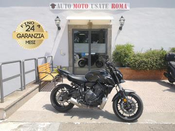 Rivenditore autorizzato di : Piaggio, Vespa, Sym, Swm, QJ Motor, Italjet, Tvs Motor, Alza Italia. Trattiamo usato Honda, Yamaha, Kawasaki, Suzuki, Aprilia, Benelli, Ducati, Moto Guzzi, Moto Morini, BMW, KTM, Triumph, Royal Enfield, Harley-Davidson, Indian, CFMOTO, Voge, Kymco, Peugeot
YAMAHA MT-07
Immatricolato 2024, 689cc, 75Cv/54Kw, 10.100Km, Euro5.
*** Moto Unico proprietario ***
** Fatture tagliandi **
* In Garanzia Ufficiale fino al 2031 *
Rimangono sempre esclusi i costi :
-del passaggio di proprietà pari ad euro 200,00
-messa su strada pari ad euro 100,00 che include l'attivazione della garanzia di 12 mesi completa, all' occorrenza controlli e/o tagliando completo preconsegna (olio,filtro olio, filtro aria e tutti i componenti necessari al ripristino), 12 mesi di garanzia estendibili a 24/36mesi in base al veicolo e copre i componenti non soggetti ad usura (dettagli in sede).
Di serie con: Motore Bicilindrico, cambio a 6 rapporti, Abs, Ride by Wire, controllo di trazione, strumentazione con display LCD, Raffreddamento a Liquido, trasmissione finale a catena, dischi freno da 298mm anteriore e da 245mm al posteriore, cerchi da 17â€.
I NOSTRI SERVIZI :
-Vendita auto usate e storiche, moto e scooter nuovi e usati garantiti
-Acquisto diretto con pagamento immediato o conto vendita
-Permuta auto con moto e viceversa
-Noleggio breve e lungo termine
-Assicurazioni e Finanziamenti personalizzati
-Assistenza post-vendita
-Accessori e antifurti per moto e auto
VISITA il nostro sito internet: automotousateroma.it oppure scarica la nostra App: automotousateroma dall' Apple store o Play store per restare aggiornato sui nostri ultimi arrivi.
VIENI A TROVARCI PER VEDERE DAL VIVO QUESTO VEICOLO :
Auto Moto Usate Roma s.r.l.Via Appia Nuova 23, 00047, Marino (RM) (adiacente Sorelle Ramonda)
*************
HAI UNA PERMUTA?
compila il form sull'App o nel nostro sito automotousateroma.it
oppure inviaci foto e descrizione (modello anno km motore ...)
al nostro numero whatsapp : Cell. 366-6562866 o 351-4646876 Fisso 06-7215841 e-mail : info@automotousateroma.it
*************
La Auto Moto Usate Roma Srl declina ogni responsabilità per eventuali involontarie incongruenze che non rappresentano in alcun modo un impegno contrattuale e invitano i clienti a verificare sempre dal vivo la correttezza dei dati che potrebbero non coincidere con l’effettivo equipaggiamento del veicolo spesso dovuto alla incompatibilità dei dati trasmessi sulle varie piattaforme web. Rivenditore autorizzato di : Piaggio, Vespa, Sym, Swm, QJ Motor, Italjet, Tvs Motor, Alza Italia. Trattiamo usato Honda, Yamaha, Kawasaki, Suzuki, Aprilia, Benelli, Ducati, Moto Guzzi, Moto Morini, BMW, KTM, Triumph, Royal Enfield, Harley-Davidson, Indian, CFMOTO, Voge, Kymco, Peugeot
YAMAHA MT-07
Immatricolato 2024, 689cc, 75Cv/54Kw, 10.100Km, Euro5.
*** Moto Unico proprietario ***
** Fatture tagliandi **
* In Garanzia Ufficiale fino al 2031 *
Rimangono sempre esclusi i costi :
-del passaggio di proprietà pari ad euro 200,00
-messa su strada pari ad euro 100,00 che include l'attivazione della garanzia di 12 mesi completa, all' occorrenza controlli e/o tagliando completo preconsegna (olio,filtro olio, filtro aria e tutti i componenti necessari al ripristino), 12 mesi di garanzia estendibili a 24/36mesi in base al veicolo e copre i componenti non soggetti ad usura (dettagli in sede).
Di serie con: Motore Bicilindrico, cambio a 6 rapporti, Abs, Ride by Wire, controllo di trazione, strumentazione con display LCD, Raffreddamento a Liquido, trasmissione finale a catena, dischi freno da 298mm anteriore e da 245mm al posteriore, cerchi da 17â€.
I NOSTRI SERVIZI :
-Vendita auto usate e storiche, moto e scooter nuovi e usati garantiti
-Acquisto diretto con pagamento immediato o conto vendita
-Permuta auto con moto e viceversa
-Noleggio breve e lungo termine
-Assicurazioni e Finanziamenti personalizzati
-Assistenza post-vendita
-Accessori e antifurti per moto e auto
VISITA il nostro sito internet: automotousateroma.it oppure scarica la nostra App: automotousateroma dall' Apple store o Play store per restare aggiornato sui nostri ultimi arrivi.
VIENI A TROVARCI PER VEDERE DAL VIVO QUESTO VEICOLO :
Auto Moto Usate Roma s.r.l.Via Appia Nuova 23, 00047, Marino (RM) (adiacente Sorelle Ramonda)
*************
HAI UNA PERMUTA?
compila il form sull'App o nel nostro sito automotousateroma.it
oppure inviaci foto e descrizione (modello anno km motore ...)
al nostro numero whatsapp : Cell. 366-6562866 o 351-4646876 Fisso 06-7215841 e-mail : info@automotousateroma.it
*************
La Auto Moto Usate Roma Srl declina ogni responsabilità per eventuali involontarie incongruenze che non rappresentano in alcun modo un impegno contrattuale e invitano i clienti a verificare sempre dal vivo la correttezza dei dati che potrebbero non coincidere con l’effettivo equipaggiamento del veicolo spesso dovuto alla incompatibilità dei dati trasmessi sulle varie piattaforme web.