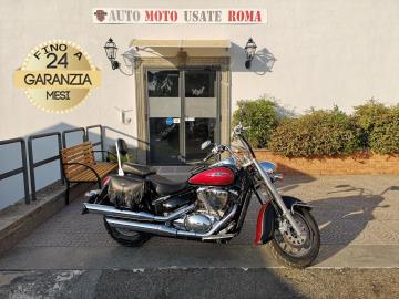 Rivenditore autorizzato di : Piaggio, Vespa, Sym, Swm, QJ Motor, Italjet, Tvs Motor, Alza Italia. Trattiamo usato Honda, Yamaha, Kawasaki, Suzuki, Aprilia, Benelli, Ducati, Moto Guzzi, Moto Morini, BMW, KTM, Triumph, Royal Enfield, Harley-Davidson, Indian, CFMOTO, Voge, Kymco, Peugeot
SUZUKI VL800C INTRUDER
Immatricolato 2013, 805cc, 53Cv 39Kw, 6.550Km, Euro3.
*** Moto unicoproprietario, Km Certificati ***
Rimangono sempre esclusi i costi :
-del passaggio di proprietà pari ad euro 200,00.
-messa su strada pari ad euro 300,00 che include l'attivazione della garanzia di 12 mesi completa, all' occorrenza controlli e o tagliando completo preconsegna (olio,filtro olio, filtro aria e tutti i componenti necessari al ripristino), 12 mesi di garanzia estendibili a 24 36mesi in base al veicolo e copre i componenti non soggetti ad usura (dettagli in sede).
Con: Motore bicilindrico a V, cambio manuale a 5 rapporti, raffreddamento a liquido, computer di bordo, capacità serbatoio 15 Lt, freni a disco da 300mm anteriore e tamburo da 180mm, cerchi da 16†anteriore e da 15†al posteriore.
Accessoriato con: Manubrio alto + originale, borse laterali in pelle, e poggiaschiena passeggero.
I NOSTRI SERVIZI :
-Vendita auto usate e storiche, moto e scooter nuovi e usati garantiti -Acquisto diretto con pagamento immediato o conto vendita -Permuta auto con moto e viceversa -Noleggio breve e lungo termine -Assicurazioni e Finanziamenti personalizzati -Assistenza post-vendita -Accessori e antifurti per moto e auto
VISITA il nostro sito internet: automotousateroma.it oppure scarica la nostra App: automotousateroma dall' Apple store o Play store per restare aggiornato sui nostri ultimi arrivi.
VIENI A TROVARCI PER VEDERE DAL VIVO QUESTO VEICOLO :
Auto Moto Usate Roma s.r.l.Via Appia Nuova 23, 00047, Marino (RM) (adiacente Sorelle Ramonda)
*************
HAI UNA PERMUTA?
compila il form sull'App o nel nostro sito automotousateroma.it
oppure inviaci foto e descrizione (modello anno km motore ...)
al nostro numero whatsapp : Cell. 366-6562866 o 351-4646876 Fisso 06-7215841 e-mail : info@automotousateroma.it
*************
La Auto Moto Usate Roma Srl declina ogni responsabilità per eventuali involontarie incongruenze che non rappresentano in alcun modo un impegno contrattuale e invitano i clienti a verificare sempre dal vivo la correttezza dei dati che potrebbero non coincidere con l’effettivo equipaggiamento del veicolo spesso dovuto alla incompatibilità dei dati trasmessi sulle varie piattaforme web. Rivenditore autorizzato di : Piaggio, Vespa, Sym, Swm, QJ Motor, Italjet, Tvs Motor, Alza Italia. Trattiamo usato Honda, Yamaha, Kawasaki, Suzuki, Aprilia, Benelli, Ducati, Moto Guzzi, Moto Morini, BMW, KTM, Triumph, Royal Enfield, Harley-Davidson, Indian, CFMOTO, Voge, Kymco, Peugeot
SUZUKI VL800C INTRUDER
Immatricolato 2013, 805cc, 53Cv 39Kw, 6.550Km, Euro3.
*** Moto unicoproprietario, Km Certificati ***
Rimangono sempre esclusi i costi :
-del passaggio di proprietà pari ad euro 200,00.
-messa su strada pari ad euro 300,00 che include l'attivazione della garanzia di 12 mesi completa, all' occorrenza controlli e o tagliando completo preconsegna (olio,filtro olio, filtro aria e tutti i componenti necessari al ripristino), 12 mesi di garanzia estendibili a 24 36mesi in base al veicolo e copre i componenti non soggetti ad usura (dettagli in sede).
Con: Motore bicilindrico a V, cambio manuale a 5 rapporti, raffreddamento a liquido, computer di bordo, capacità serbatoio 15 Lt, freni a disco da 300mm anteriore e tamburo da 180mm, cerchi da 16†anteriore e da 15†al posteriore.
Accessoriato con: Manubrio alto + originale, borse laterali in pelle, e poggiaschiena passeggero.
I NOSTRI SERVIZI :
-Vendita auto usate e storiche, moto e scooter nuovi e usati garantiti -Acquisto diretto con pagamento immediato o conto vendita -Permuta auto con moto e viceversa -Noleggio breve e lungo termine -Assicurazioni e Finanziamenti personalizzati -Assistenza post-vendita -Accessori e antifurti per moto e auto
VISITA il nostro sito internet: automotousateroma.it oppure scarica la nostra App: automotousateroma dall' Apple store o Play store per restare aggiornato sui nostri ultimi arrivi.
VIENI A TROVARCI PER VEDERE DAL VIVO QUESTO VEICOLO :
Auto Moto Usate Roma s.r.l.Via Appia Nuova 23, 00047, Marino (RM) (adiacente Sorelle Ramonda)
*************
HAI UNA PERMUTA?
compila il form sull'App o nel nostro sito automotousateroma.it
oppure inviaci foto e descrizione (modello anno km motore ...)
al nostro numero whatsapp : Cell. 366-6562866 o 351-4646876 Fisso 06-7215841 e-mail : info@automotousateroma.it
*************
La Auto Moto Usate Roma Srl declina ogni responsabilità per eventuali involontarie incongruenze che non rappresentano in alcun modo un impegno contrattuale e invitano i clienti a verificare sempre dal vivo la correttezza dei dati che potrebbero non coincidere con l’effettivo equipaggiamento del veicolo spesso dovuto alla incompatibilità dei dati trasmessi sulle varie piattaforme web.